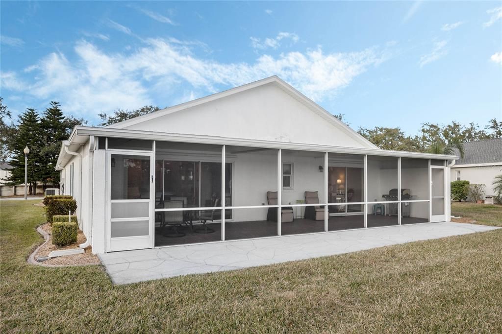 For Sale: $359,900 (3 beds, 3 baths, 1718 Square Feet)