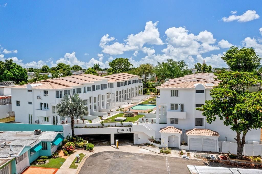 Под контрактом: $420,000 (3 спален, 3 ванн, 2348 Квадратных фут)