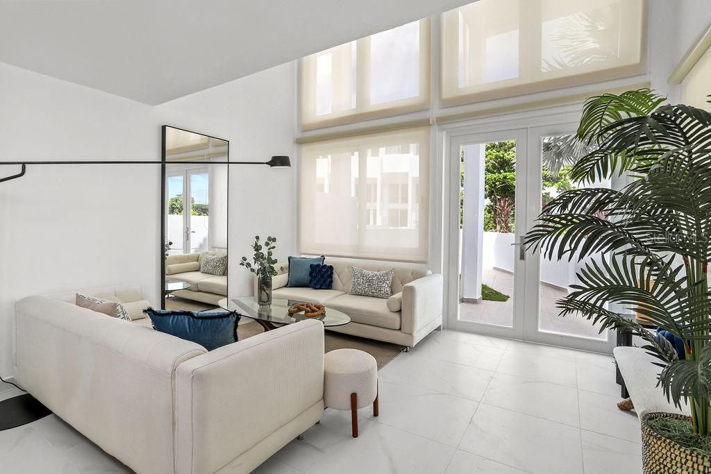 Под контрактом: $420,000 (3 спален, 3 ванн, 2348 Квадратных фут)