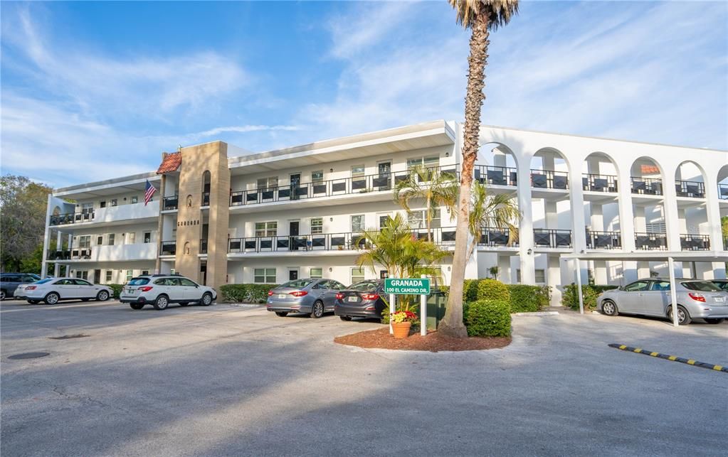 待售: $92,000 (2 贝兹, 2 浴室, 1361 平方英尺)