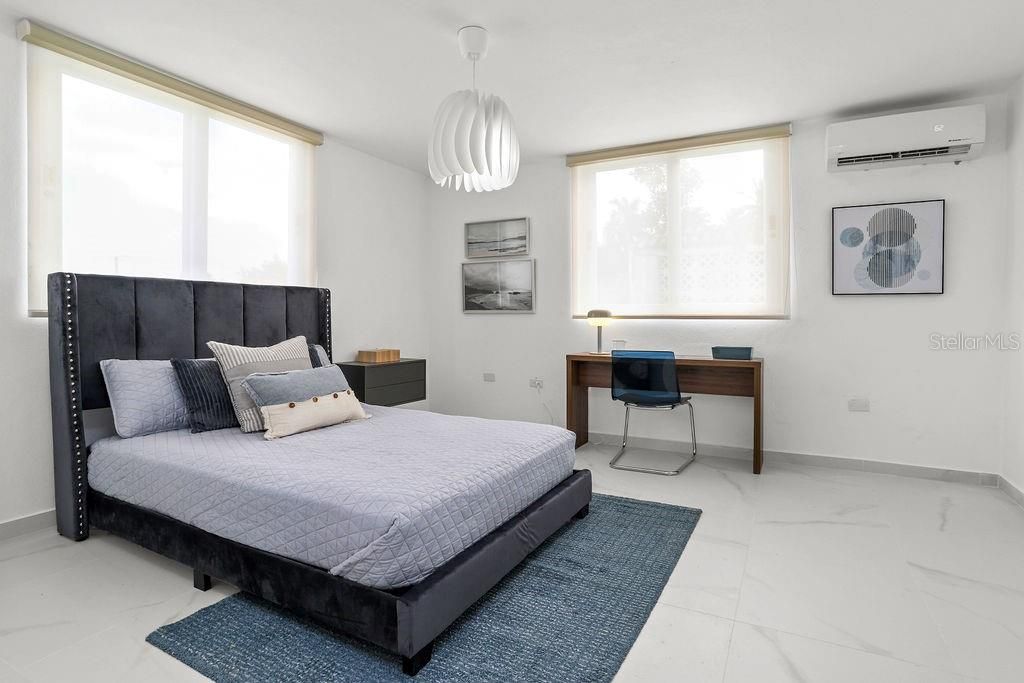 Под контрактом: $415,000 (3 спален, 3 ванн, 2348 Квадратных фут)