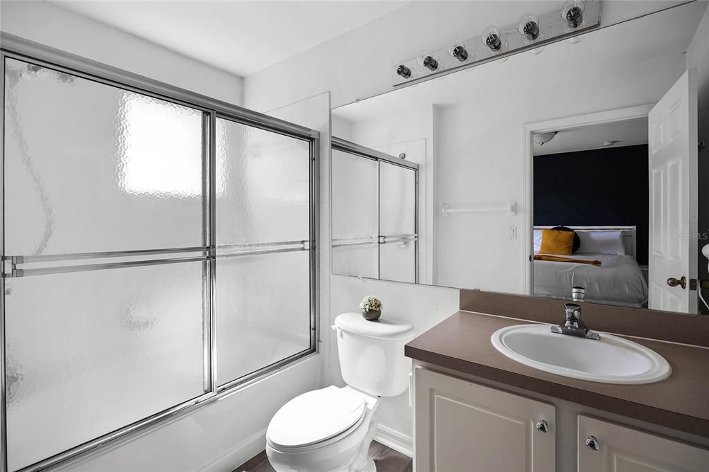 Active With Contract: $224,992 (3 beds, 2 baths, 1291 Square Feet)