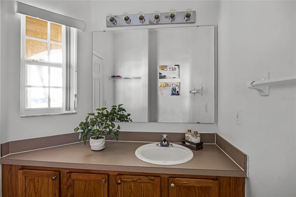 Active With Contract: $224,992 (3 beds, 2 baths, 1291 Square Feet)