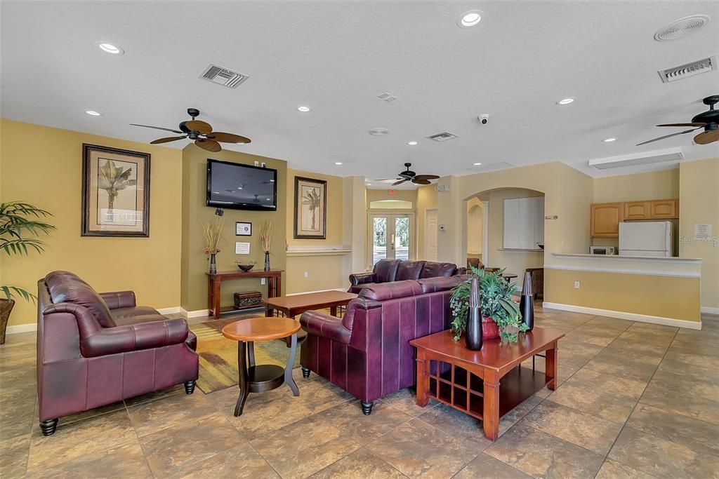 Active With Contract: $224,992 (3 beds, 2 baths, 1291 Square Feet)