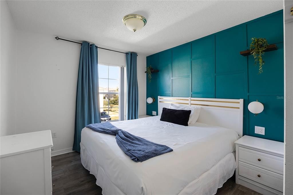 Active With Contract: $224,992 (3 beds, 2 baths, 1291 Square Feet)