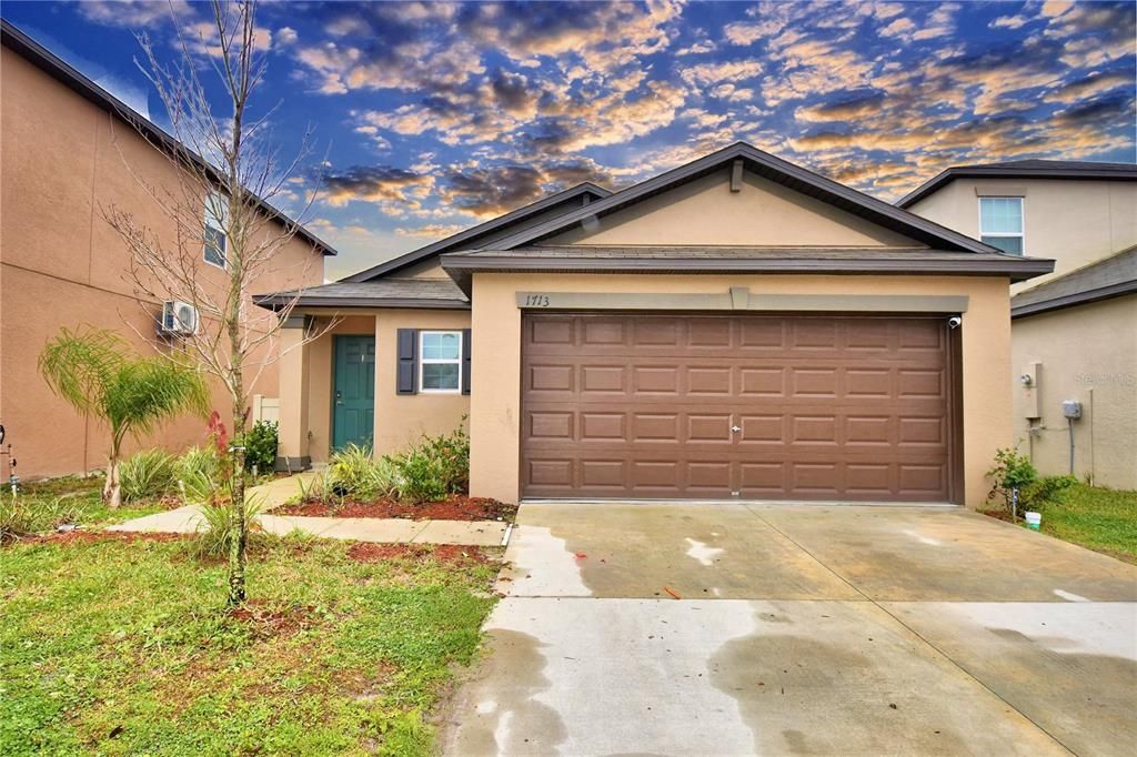 Active With Contract: $256,000 (3 beds, 2 baths, 1451 Square Feet)