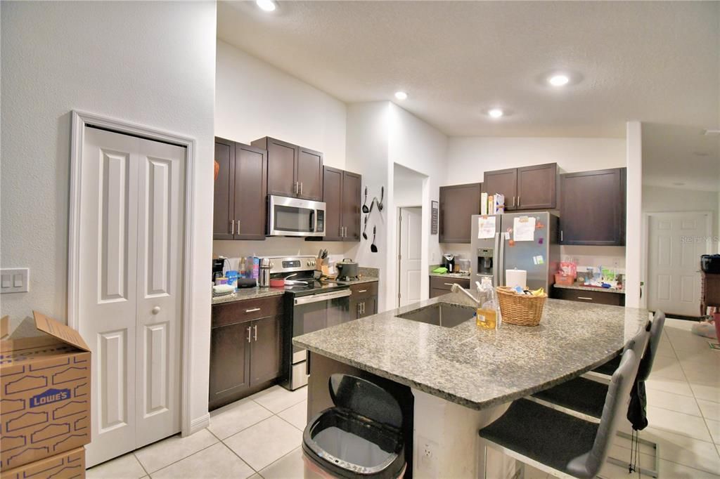 Active With Contract: $256,000 (3 beds, 2 baths, 1451 Square Feet)