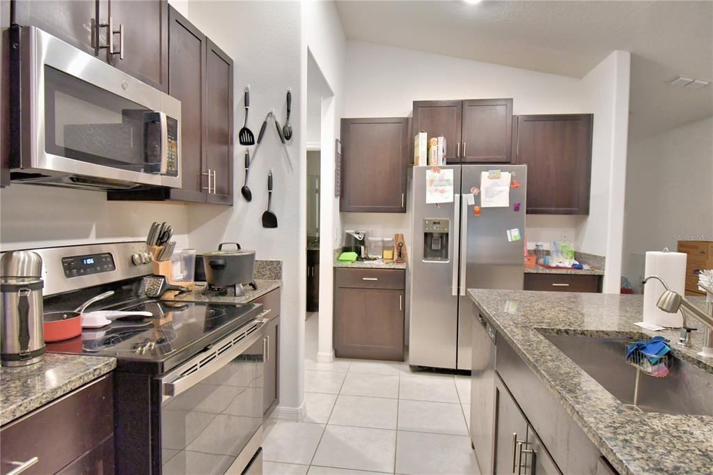 Active With Contract: $256,000 (3 beds, 2 baths, 1451 Square Feet)