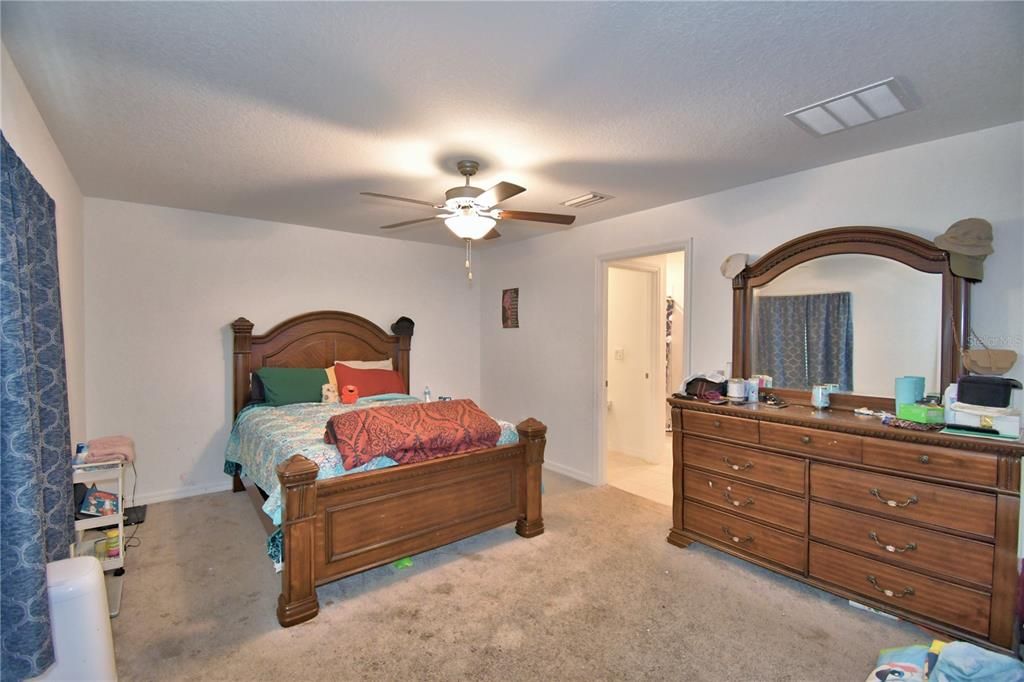 Active With Contract: $256,000 (3 beds, 2 baths, 1451 Square Feet)