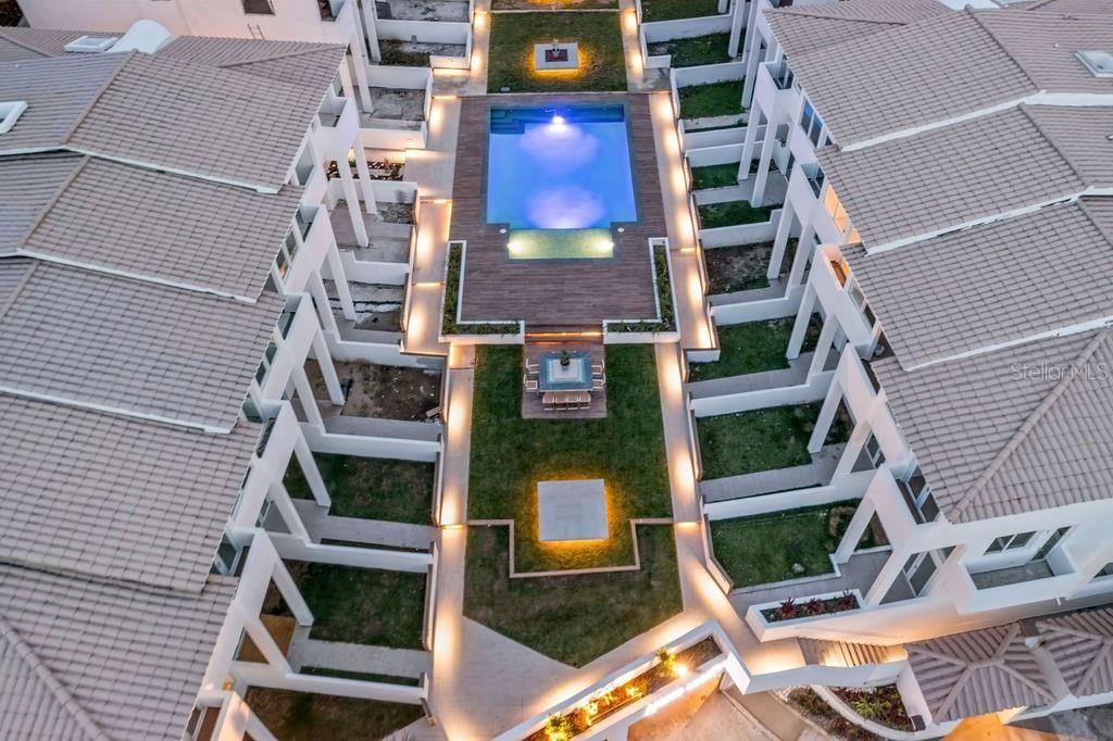 Под контрактом: $420,000 (3 спален, 3 ванн, 2495 Квадратных фут)