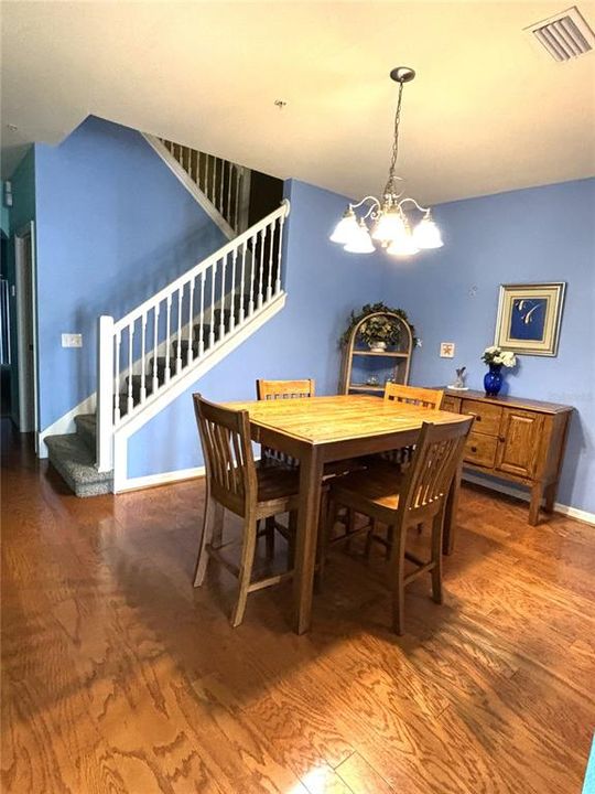 For Sale: $225,000 (2 beds, 2 baths, 1429 Square Feet)