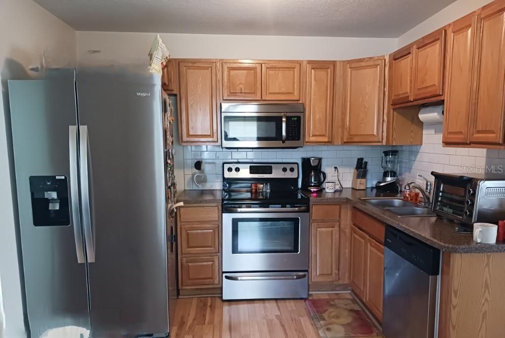 For Sale: $249,990 (3 beds, 2 baths, 1152 Square Feet)