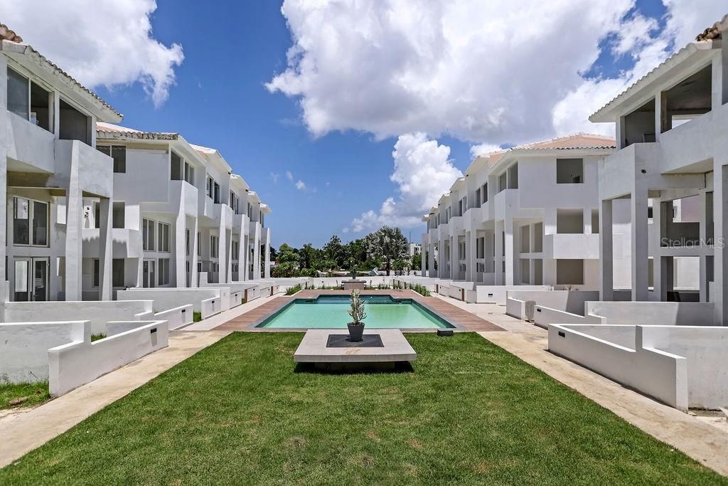 Под контрактом: $415,000 (3 спален, 3 ванн, 2348 Квадратных фут)