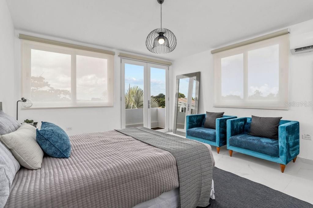 Под контрактом: $415,000 (3 спален, 3 ванн, 2348 Квадратных фут)