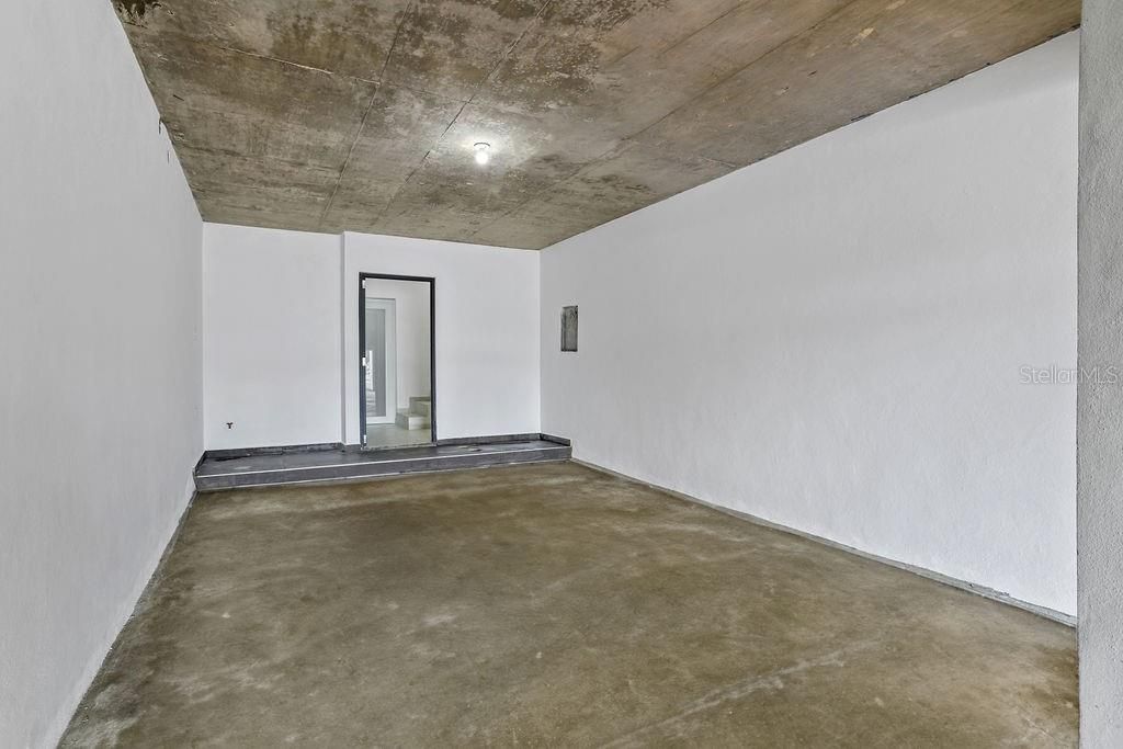 Под контрактом: $415,000 (3 спален, 3 ванн, 2348 Квадратных фут)