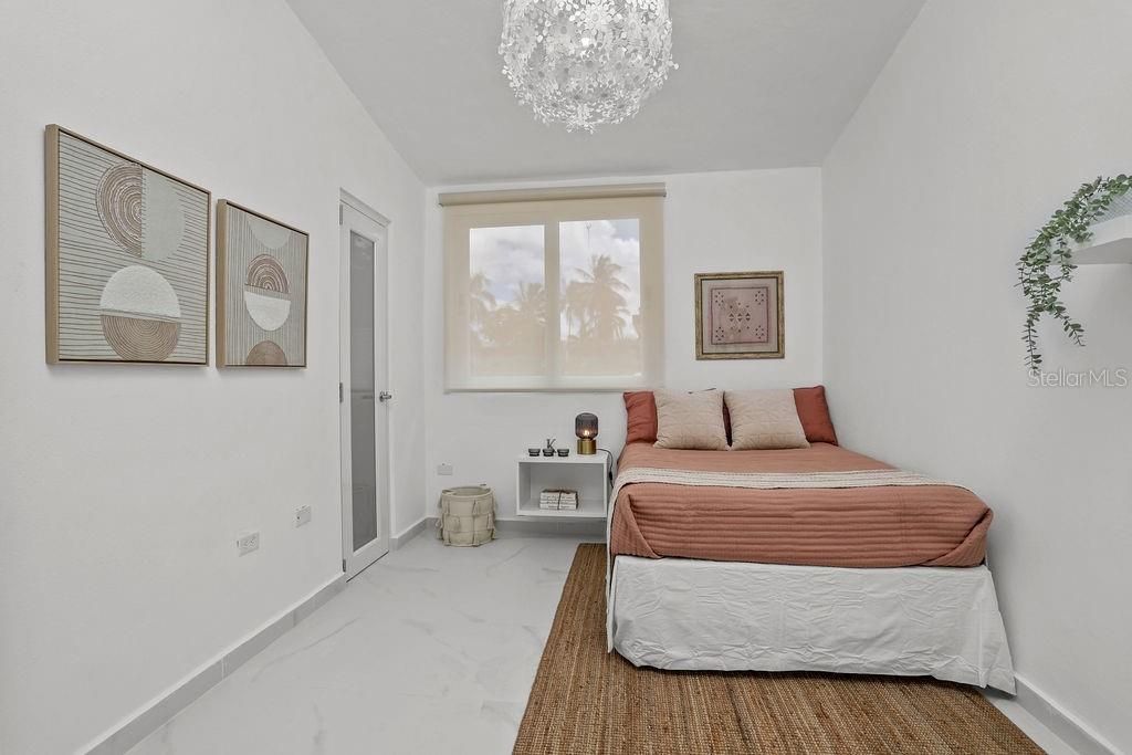 Под контрактом: $415,000 (3 спален, 3 ванн, 2348 Квадратных фут)