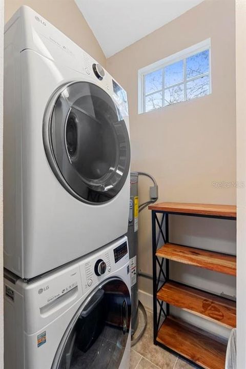 For Sale: $329,000 (2 beds, 2 baths, 1234 Square Feet)