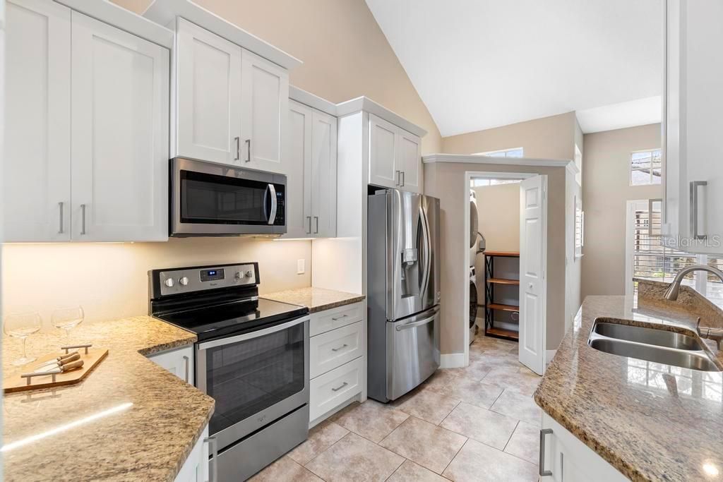 For Sale: $329,000 (2 beds, 2 baths, 1234 Square Feet)