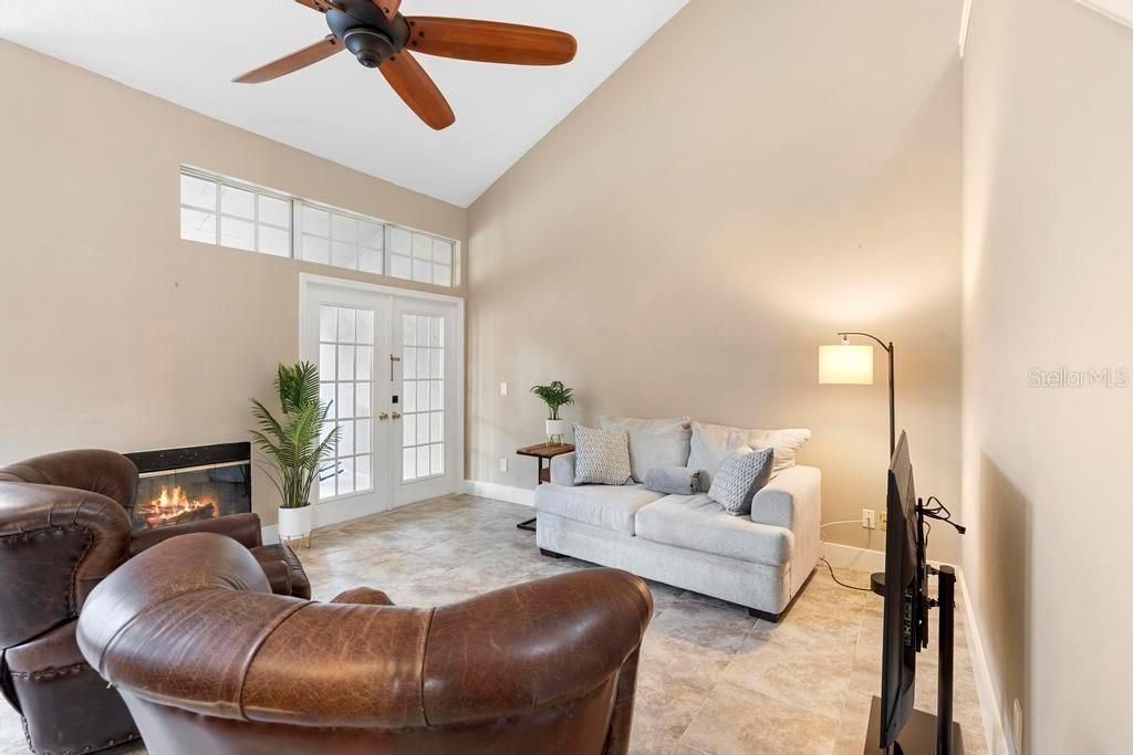 For Sale: $329,000 (2 beds, 2 baths, 1234 Square Feet)