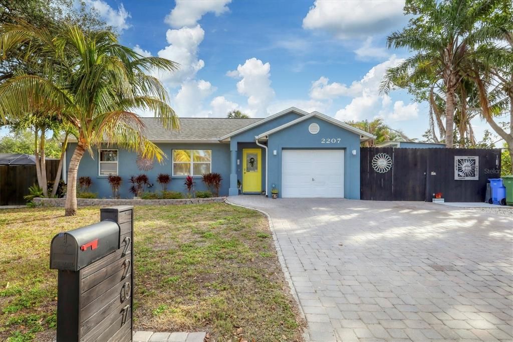 Recently Sold: $449,000 (3 beds, 2 baths, 1245 Square Feet)