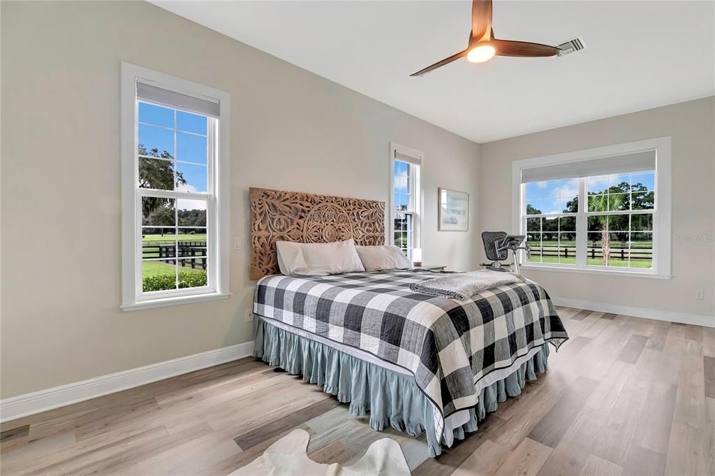 En Venta: $1,952,100 (4 camas, 3 baños, 2804 Pies cuadrados)