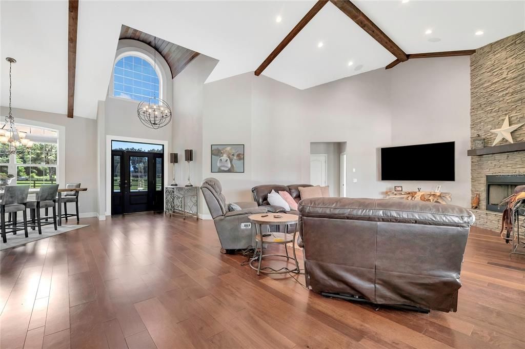 En Venta: $1,952,100 (4 camas, 3 baños, 2804 Pies cuadrados)