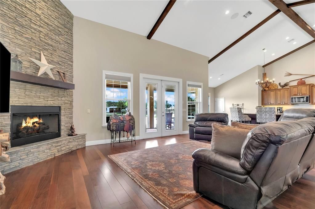 En Venta: $1,952,100 (4 camas, 3 baños, 2804 Pies cuadrados)