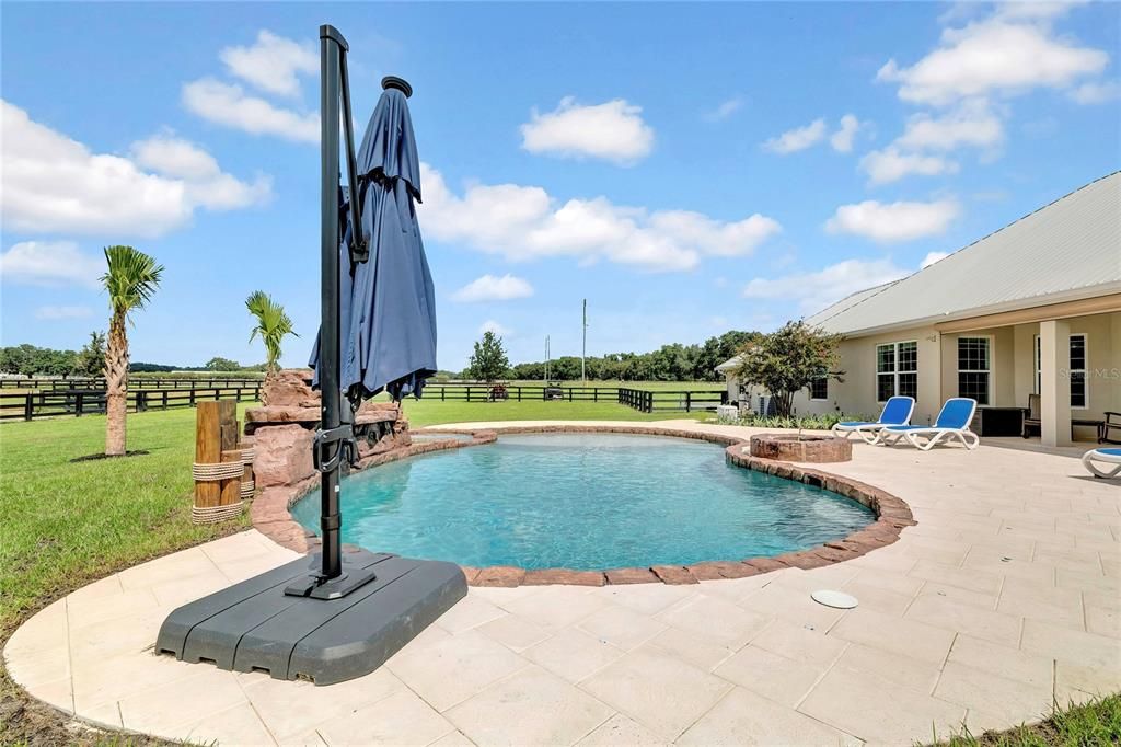 En Venta: $1,952,100 (4 camas, 3 baños, 2804 Pies cuadrados)