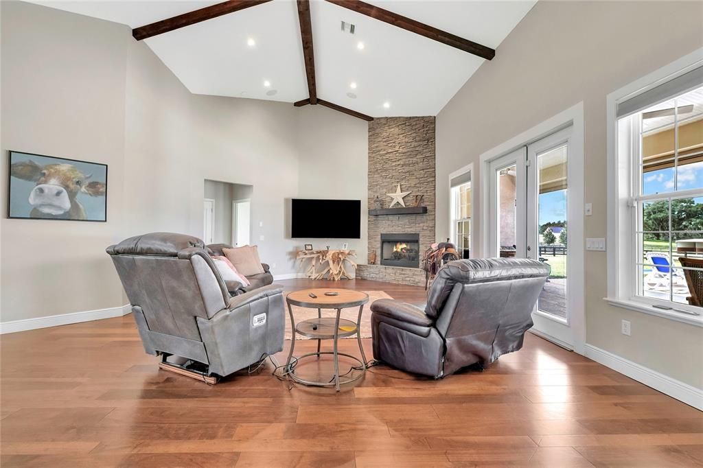 En Venta: $1,952,100 (4 camas, 3 baños, 2804 Pies cuadrados)