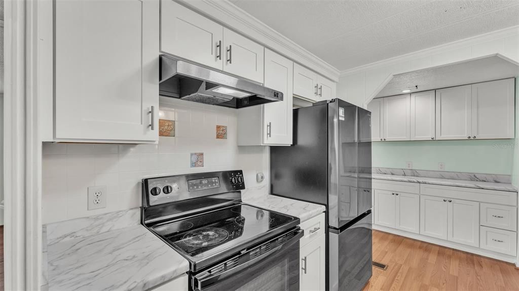 Active With Contract: $125,000 (2 beds, 2 baths, 1459 Square Feet)