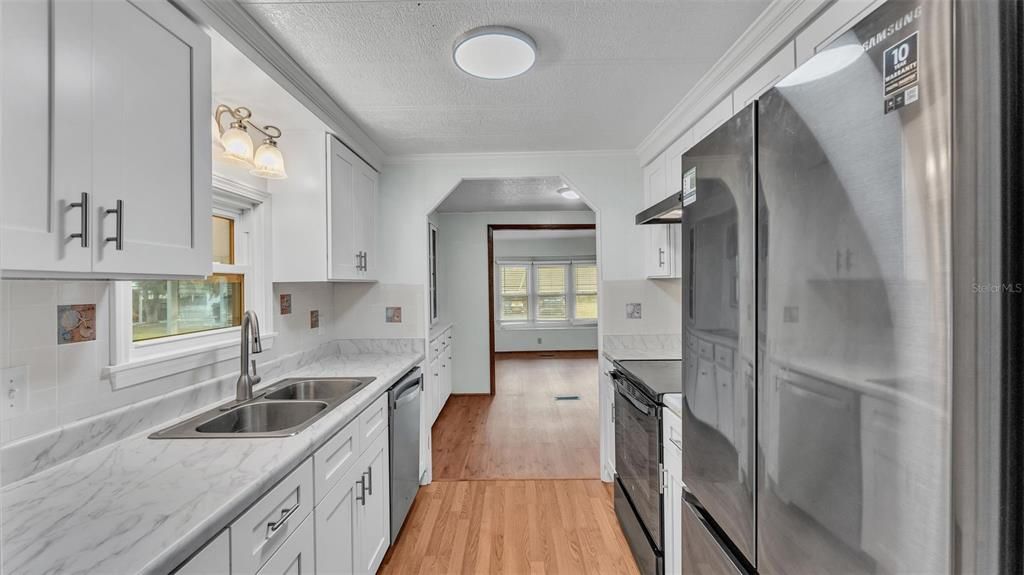 Active With Contract: $125,000 (2 beds, 2 baths, 1459 Square Feet)