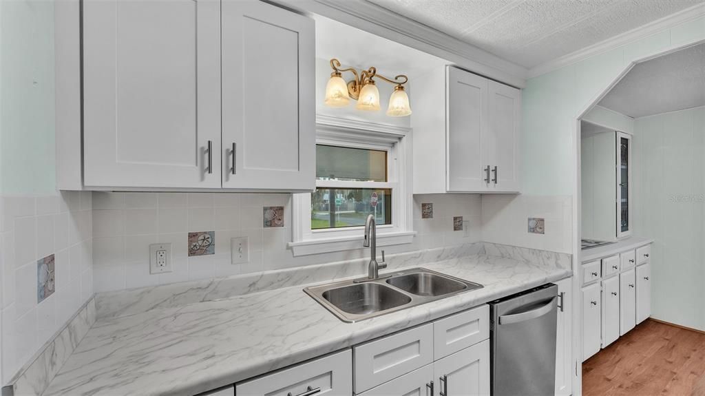 Active With Contract: $125,000 (2 beds, 2 baths, 1459 Square Feet)