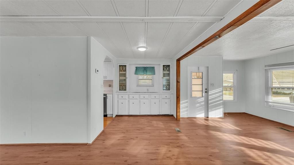 Active With Contract: $125,000 (2 beds, 2 baths, 1459 Square Feet)