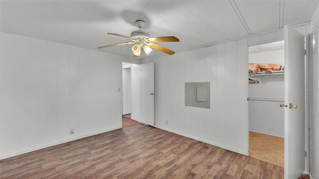 Active With Contract: $125,000 (2 beds, 2 baths, 1459 Square Feet)