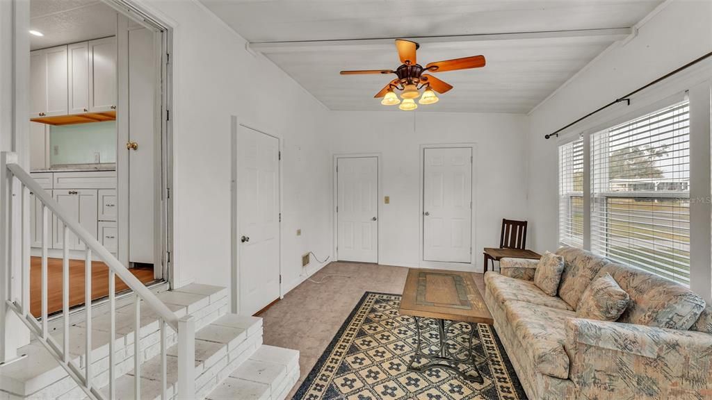 Active With Contract: $125,000 (2 beds, 2 baths, 1459 Square Feet)