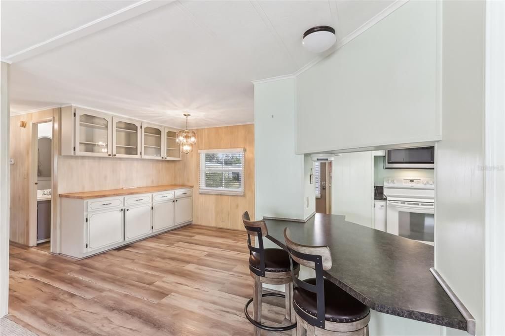 For Sale: $145,900 (2 beds, 2 baths, 1040 Square Feet)