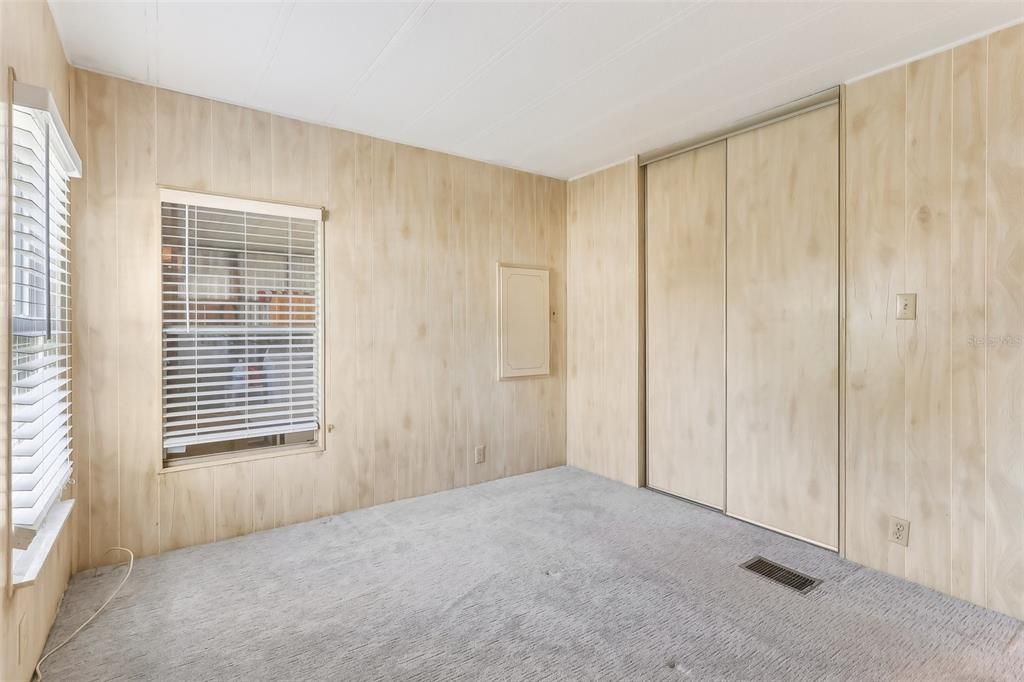 For Sale: $145,900 (2 beds, 2 baths, 1040 Square Feet)