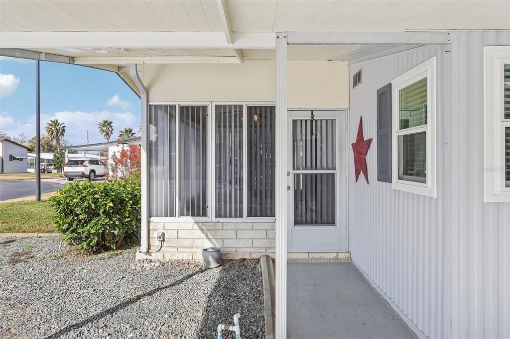 For Sale: $145,900 (2 beds, 2 baths, 1040 Square Feet)