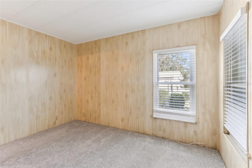 For Sale: $145,900 (2 beds, 2 baths, 1040 Square Feet)