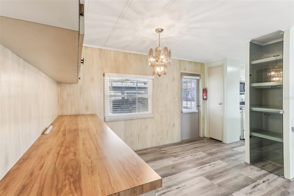 For Sale: $145,900 (2 beds, 2 baths, 1040 Square Feet)