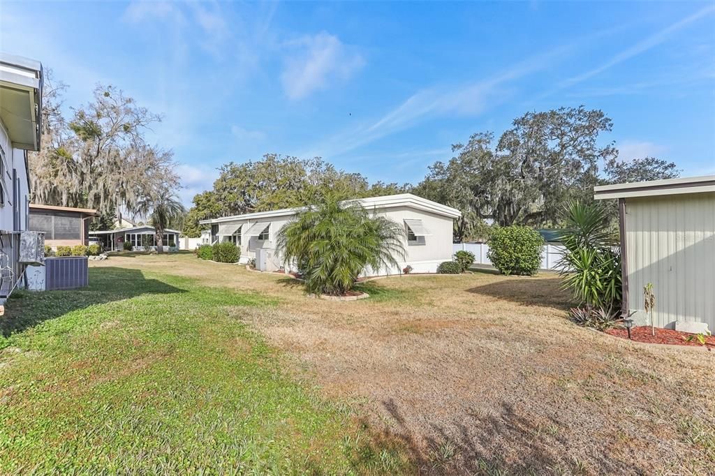 For Sale: $145,900 (2 beds, 2 baths, 1040 Square Feet)