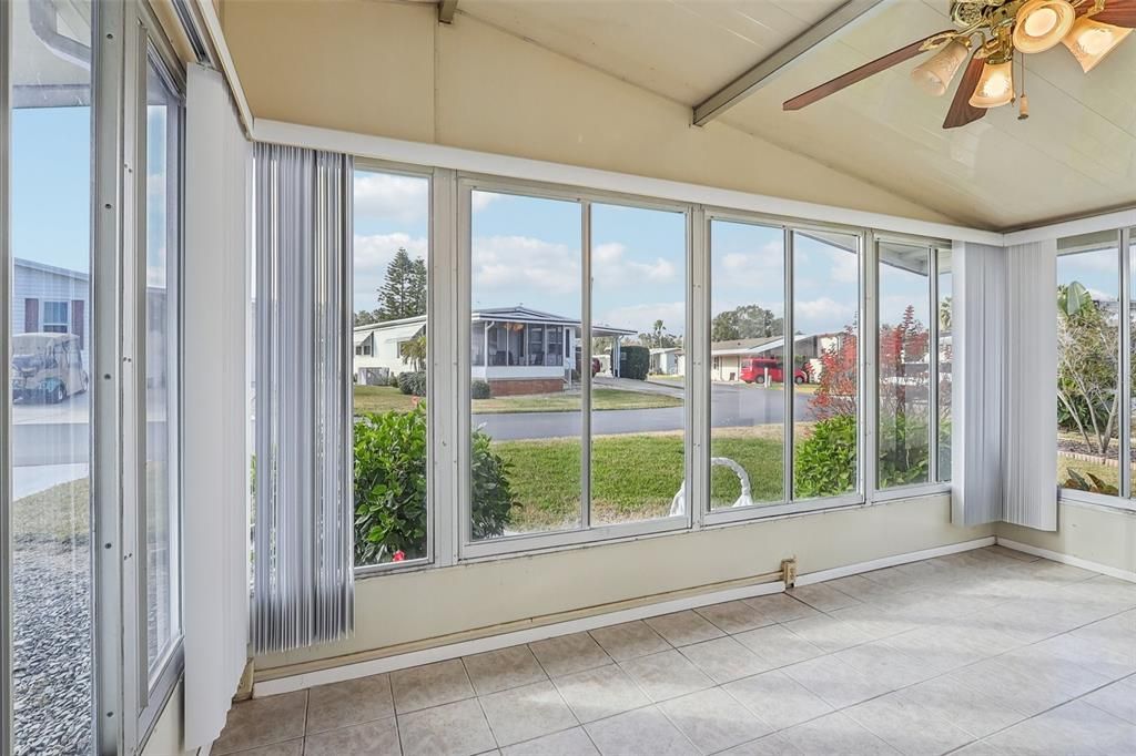 For Sale: $145,900 (2 beds, 2 baths, 1040 Square Feet)