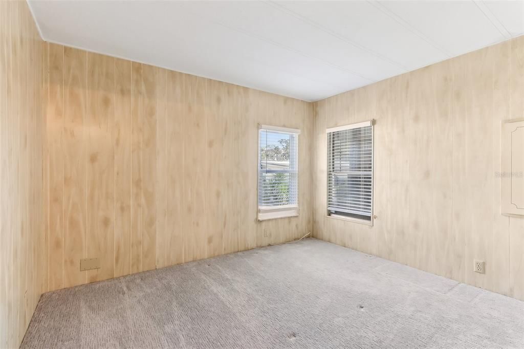 For Sale: $145,900 (2 beds, 2 baths, 1040 Square Feet)