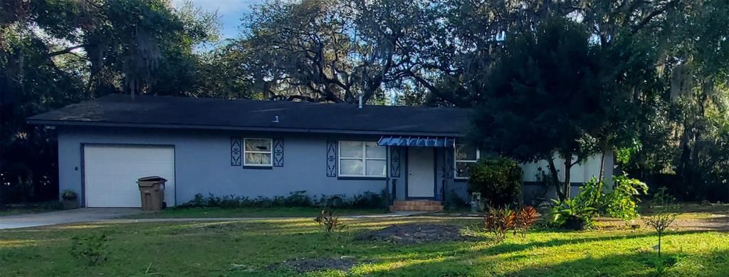 Recently Sold: $165,000 (3 beds, 1 baths, 1104 Square Feet)