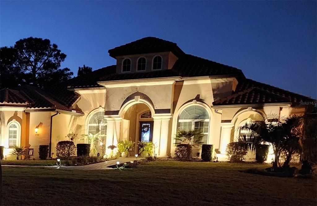 最近售出: $949,000 (5 贝兹, 3 浴室, 3885 平方英尺)