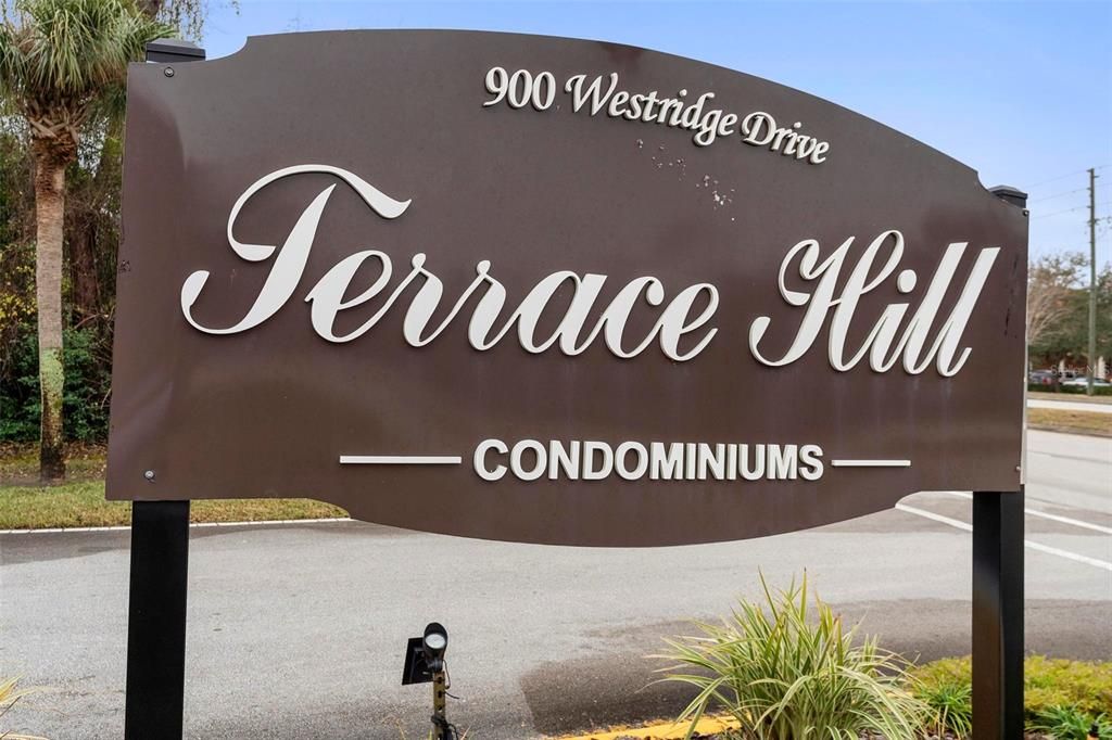 For Sale: $199,900 (2 beds, 2 baths, 1202 Square Feet)