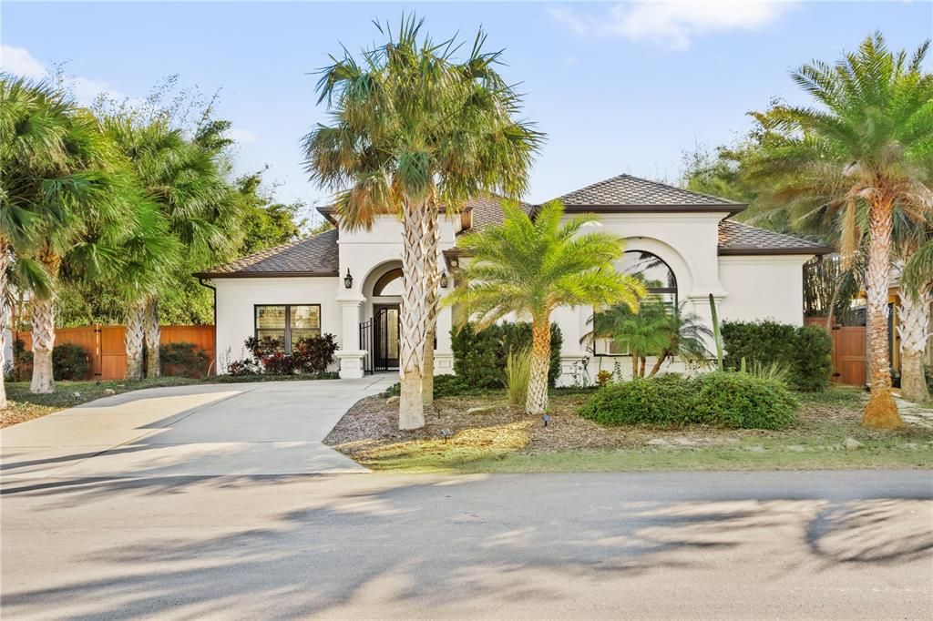 Recently Sold: $850,000 (4 beds, 2 baths, 2273 Square Feet)
