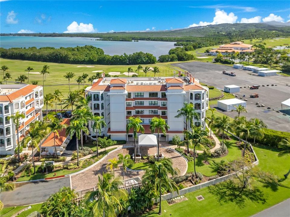 Недавно продано: $1,290,000 (4 спален, 3 ванн, 3398 Квадратных фут)