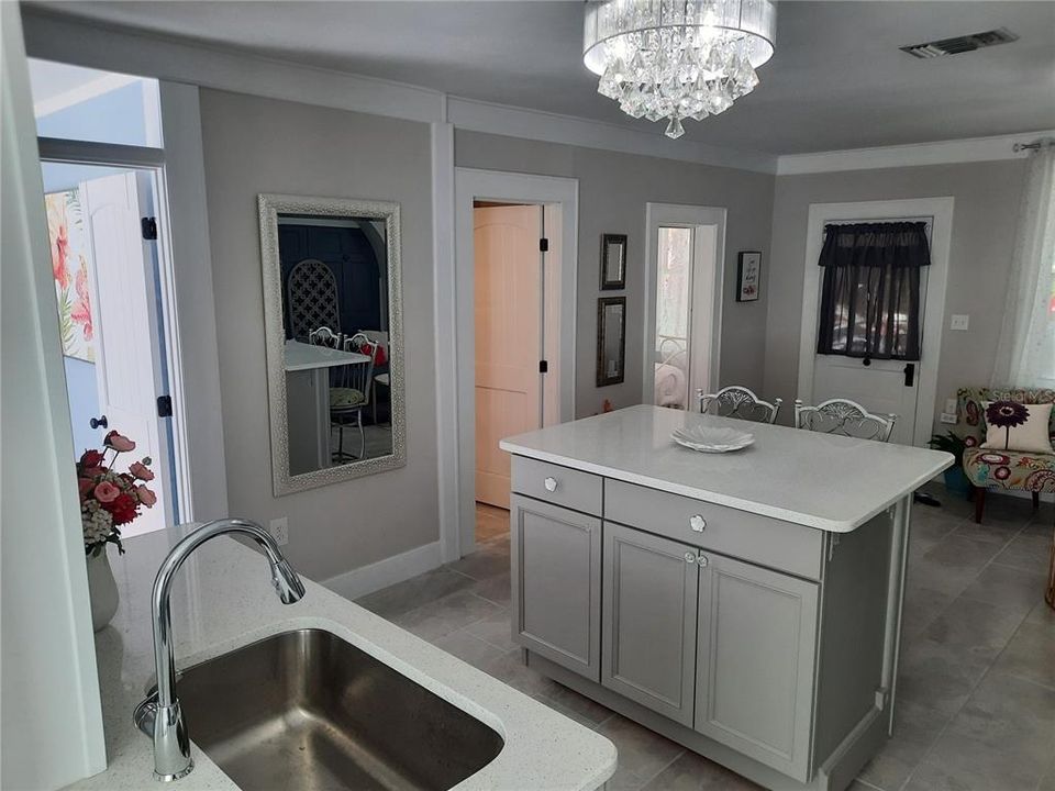 合同活跃: $389,900 (3 贝兹, 0 浴室, 1434 平方英尺)