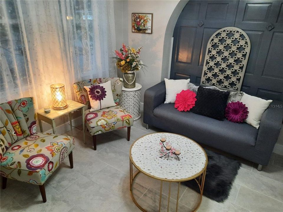 合同活跃: $389,900 (3 贝兹, 0 浴室, 1434 平方英尺)